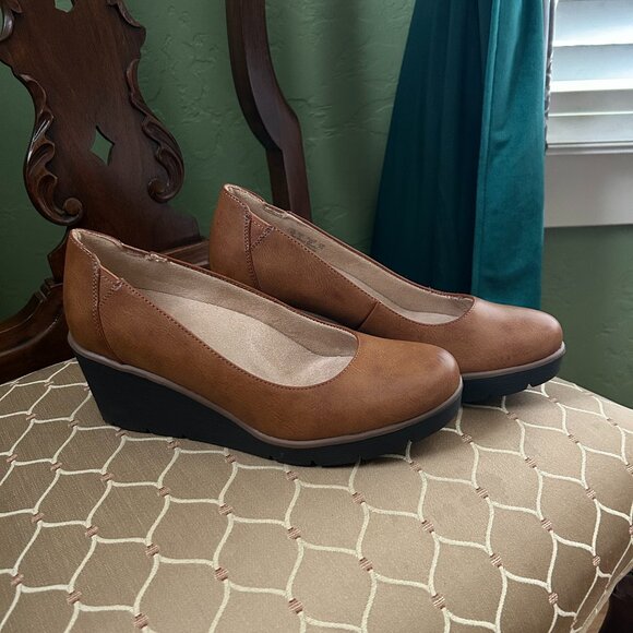 Naturalizer Soul Womens About Time Wedge Casual Shoe, Gingerbread Brown, 7.5 W - Picture 1 of 3